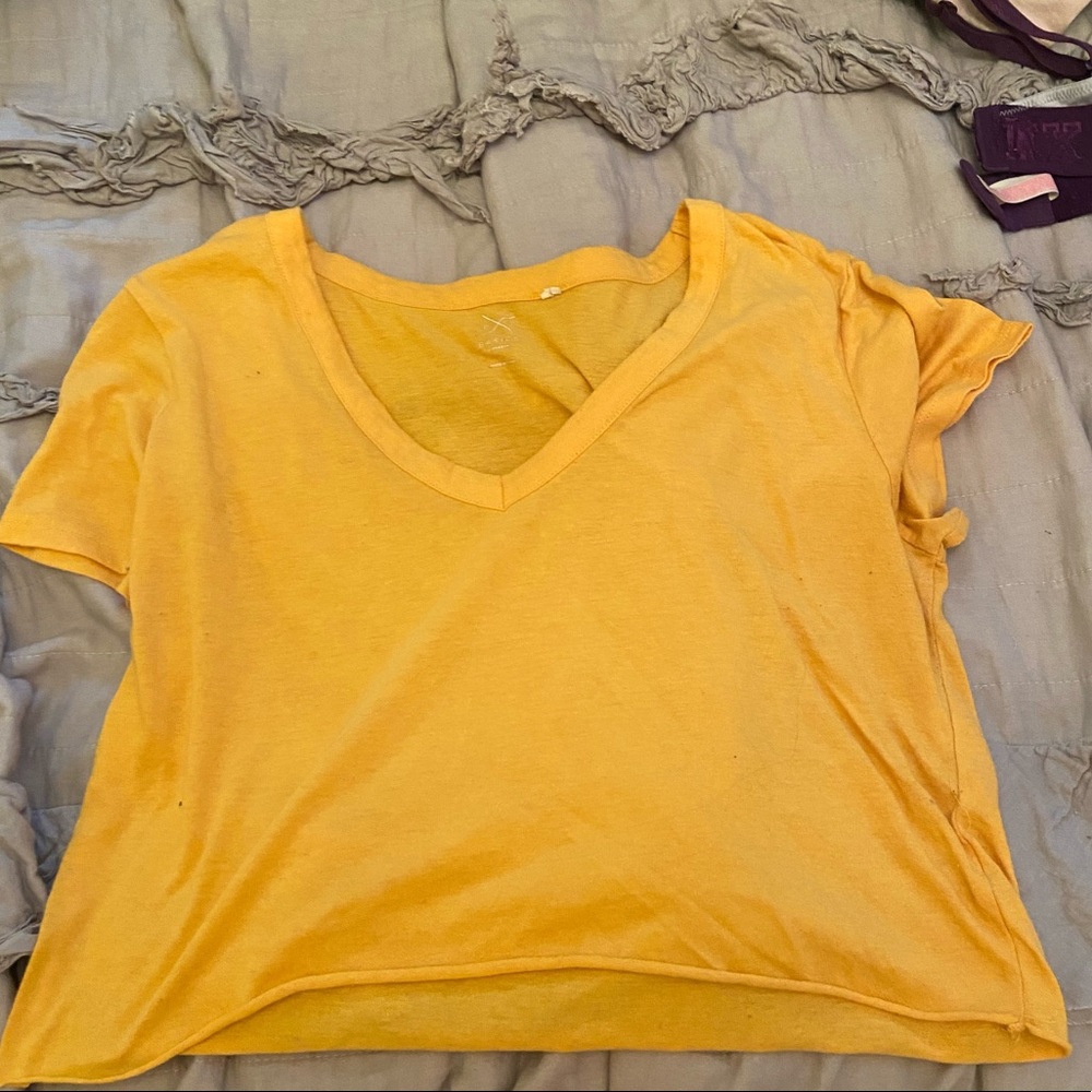 yellow cropped tee medium